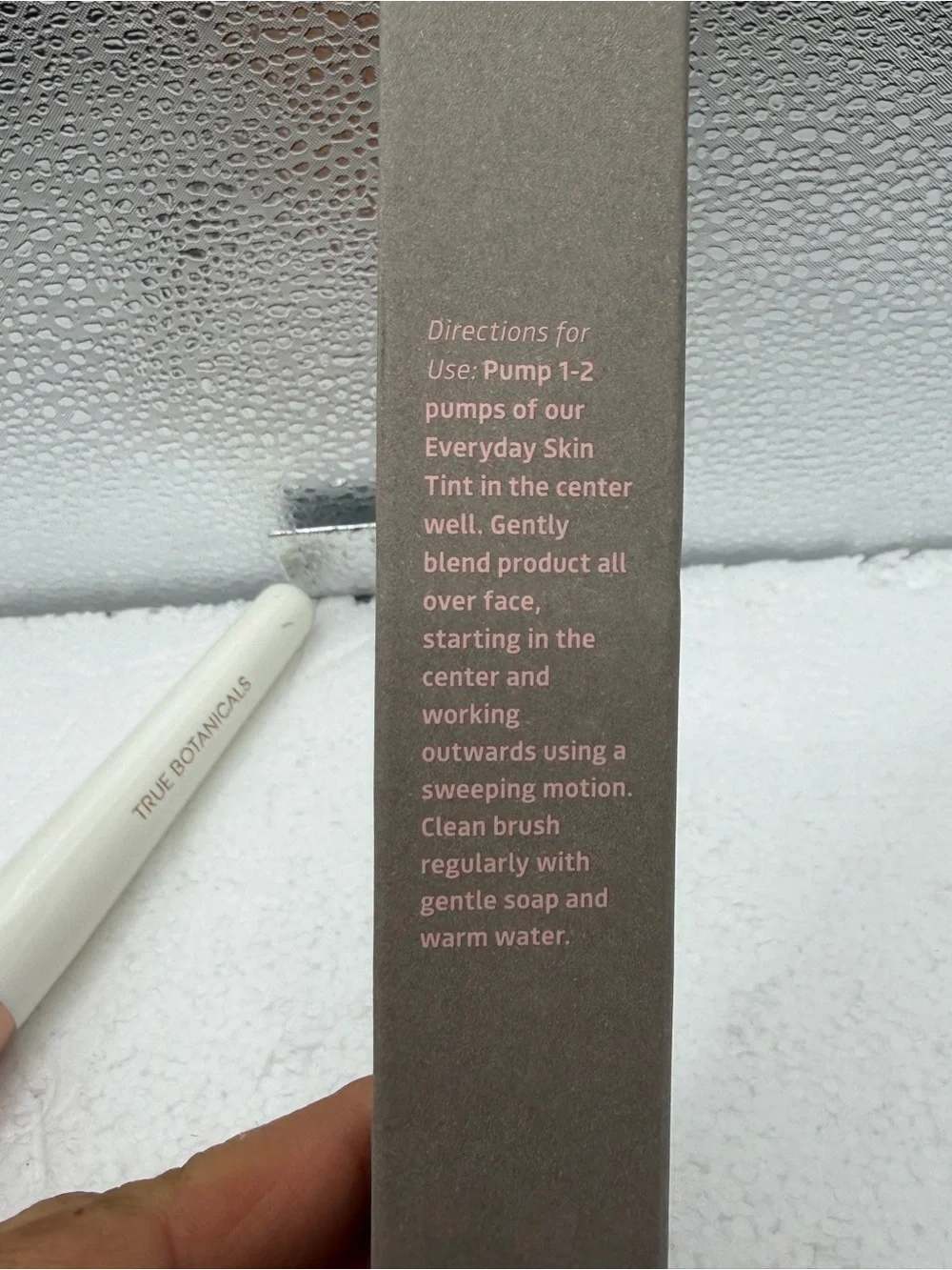 True Botanicals Flawless Brush – White Handle with Rose Gold Ferrule